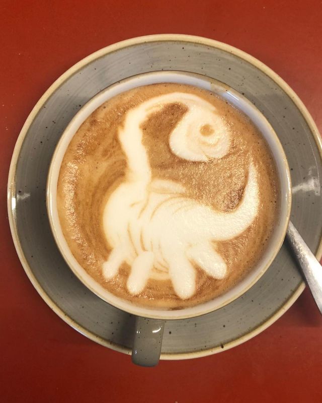 If you are on the @leedsjurassic you might even find a 🦖 on your coffee! 
#coffeeart #leeds #leedscoffeeshop #leedscoffeeshops #leedscoffeescene #coffeelover #dinosaur #coffeeart #leedslife
