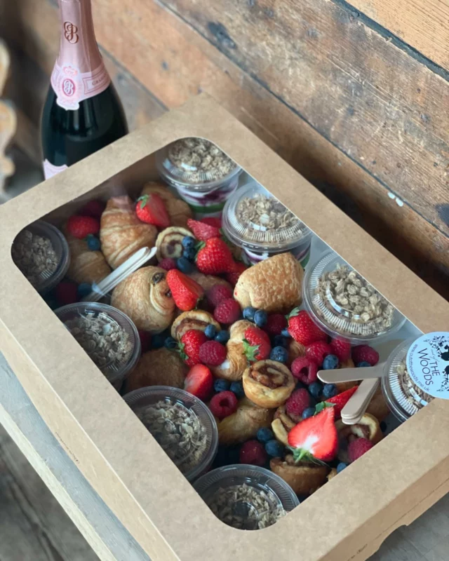 Special breakfast delivery to a lucky bride and her bridesmaids this morning. 
Wishing you a fabulous day